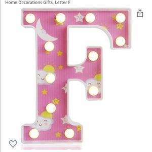 Meet your Posher, Finiola